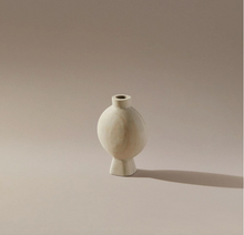 Load image into Gallery viewer, ray sandstone vase